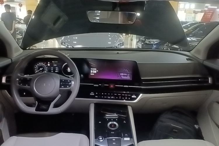 Used Kia Sportage (Chinese Domestic Model) 2023 1.5T Two-Wheel Drive Prestige Edition Center Console