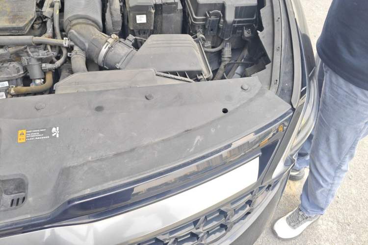 Used Kia Sportage (Chinese Domestic Model) 2023 2.0T Two-Wheel Drive Flagship Edition Engine Bay Left