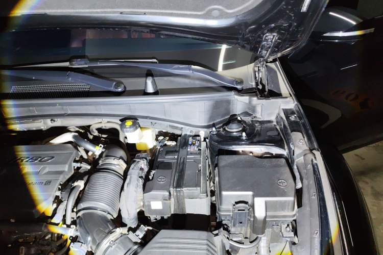 Used Kia Sportage (Chinese Domestic Model) 2023 2.0T Four-Wheel Drive Flagship Version Engine Bay Left