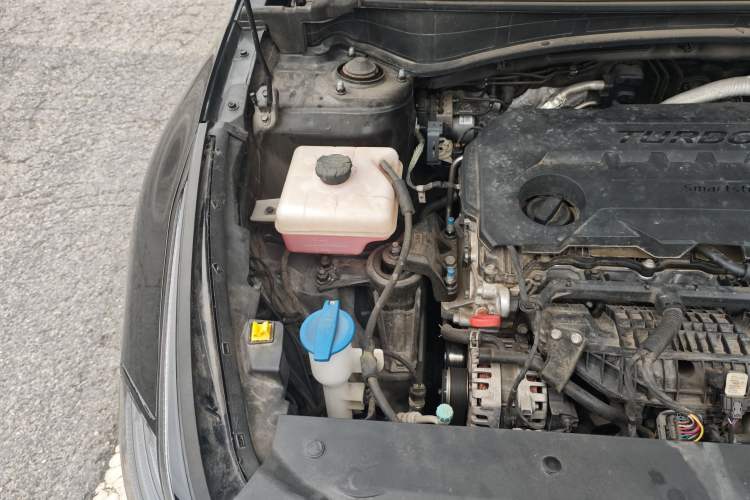 Used Kia Sportage (Chinese Domestic Model) 2023 2.0T Two-Wheel-Drive Prestige Edition Engine Bay Right