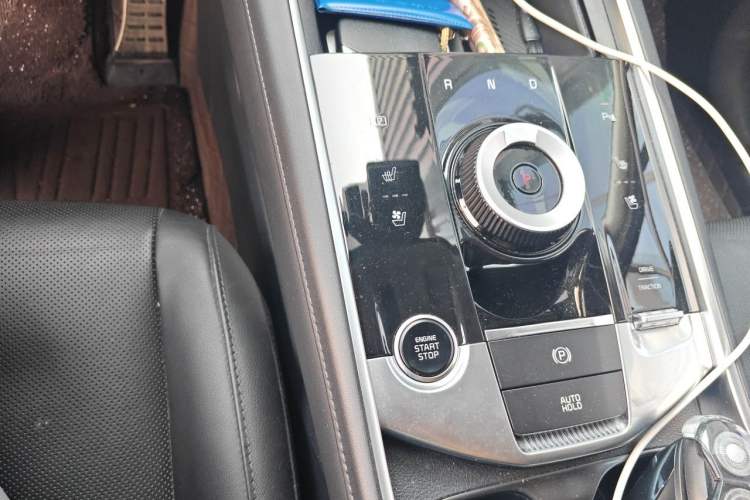 Used Kia Sportage (Chinese Domestic Model) 2023 2.0T Two-Wheel Drive Flagship Edition Gear Lever