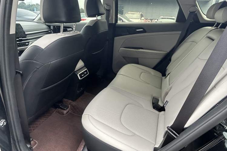 Used Kia Sportage (Chinese Domestic Model) 2023 1.5T Two-Wheel Drive Prestige Edition Interior 5