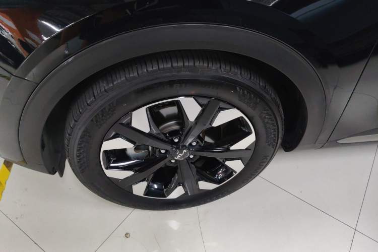 Used Kia Sportage (Chinese Domestic Model) 2023 2.0T Two-Wheel-Drive Prestige Edition Left Front Wheel Hub