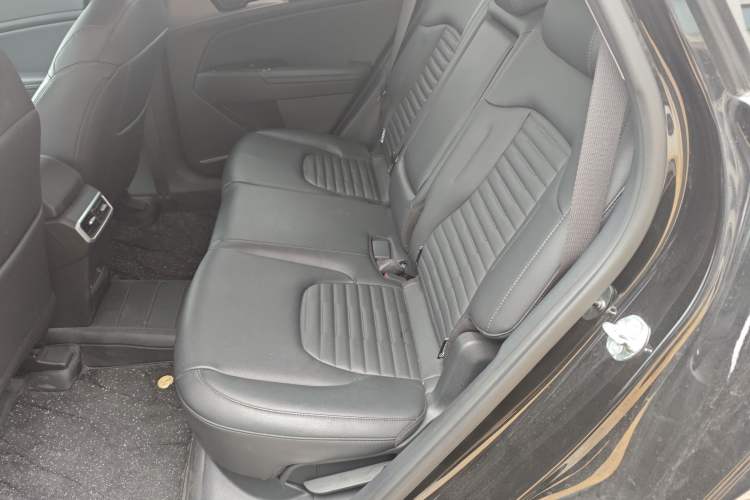 Used Kia Sportage (Chinese Domestic Model) 2023 2.0T Two-Wheel-Drive Prestige Edition Left Rear Seat