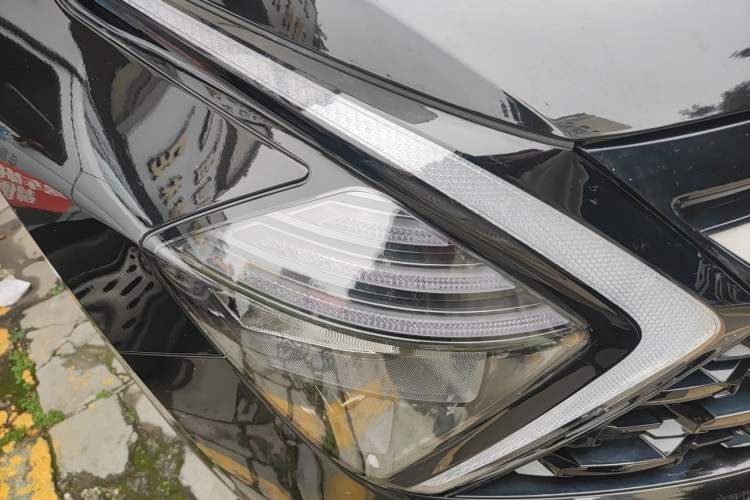 Used Kia Sportage (Chinese Domestic Model) 2023 2.0T Two-Wheel-Drive Prestige Edition Right Front Headlight