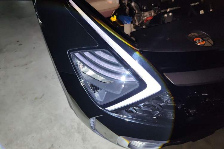 Used Kia Sportage (Chinese Domestic Model) 2023 2.0T Four-Wheel Drive Flagship Version Right Front Headlight