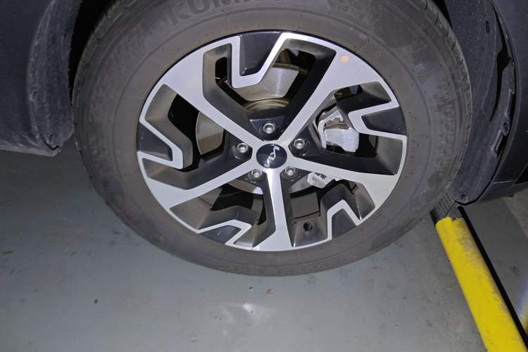 Used Kia Sportage (Chinese Domestic Model) 2023 1.5T Two-Wheel Drive Prestige Edition Right Front Wheel Hub