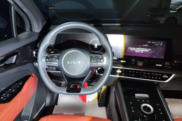 Used Kia Sportage (Chinese Domestic Model) 2023 2.0T Four-Wheel Drive Flagship Version Steering Wheel