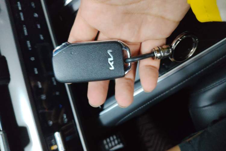 Used Kia Sportage (Chinese Domestic Model) 2023 2.0T Two-Wheel-Drive Prestige Edition Vehicle Key