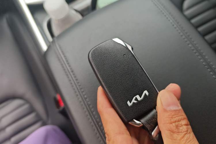 Used Kia Sportage (Chinese Domestic Model) 2023 2.0T Two-Wheel-Drive Prestige Edition Vehicle Key