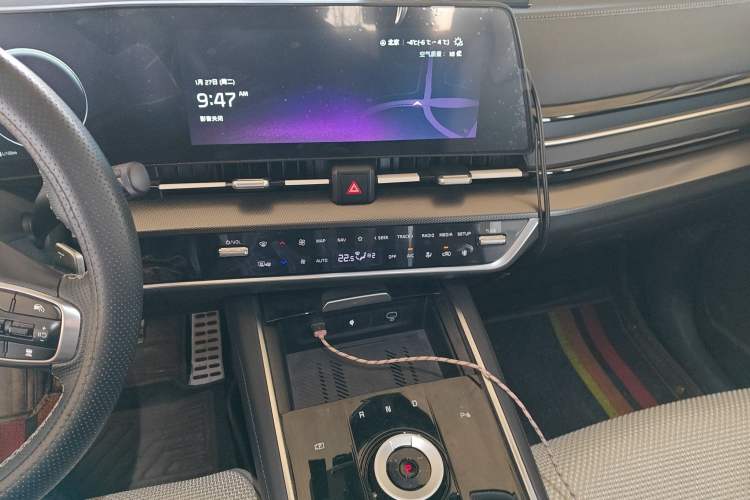Used Kia Sportage (Chinese Domestic Model) 2023 2.0T Two-Wheel-Drive Prestige Edition Audio And AC Panel