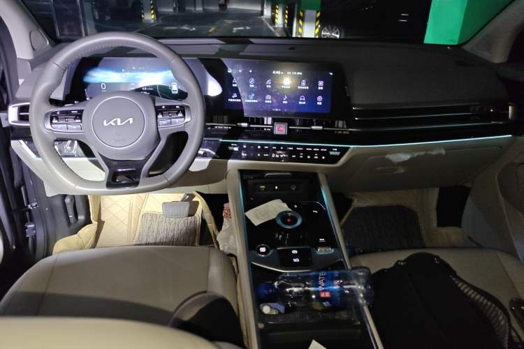 Used Kia Sportage (Chinese Domestic Model) 2023 1.5T Two-Wheel Drive Prestige Edition Center Console