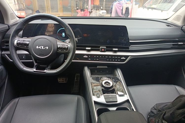 Used Kia Sportage (Chinese Domestic Model) 2023 2.0T Two-Wheel-Drive Prestige Edition Center Console