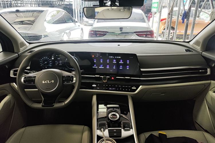Used Kia Sportage (Chinese Domestic Model) 2023 1.5T Two-Wheel Drive Prestige Edition Center Console
