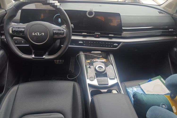 Used Kia Sportage (Chinese Domestic Model) 2023 2.0T Two-Wheel-Drive Prestige Edition Center Console