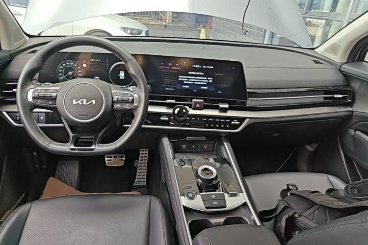 Used Kia Sportage (Chinese Domestic Model) 2023 2.0T Two-Wheel-Drive Prestige Edition Center Console