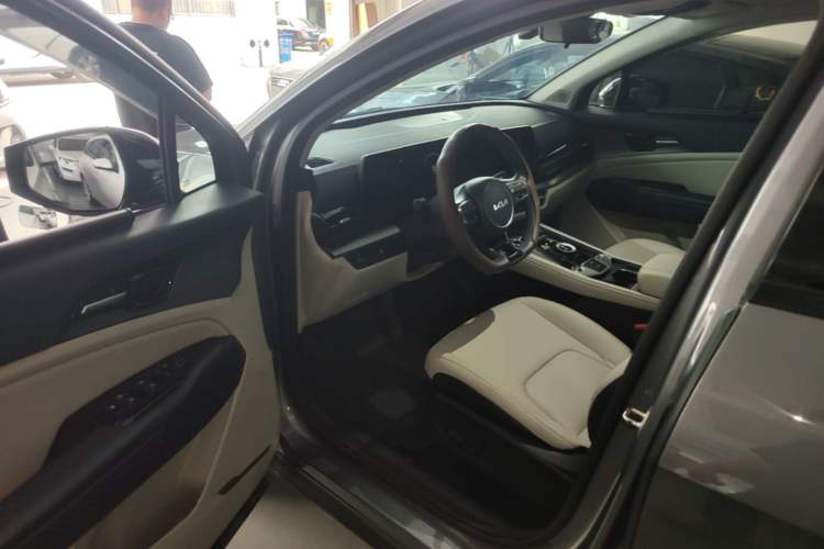 Used Kia Sportage (Chinese Domestic Model) 2023 2.0L HEV Two-Wheel Drive Prestige Edition Driver Seat