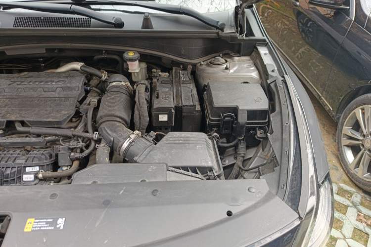 Used Kia Sportage (Chinese Domestic Model) 2023 2.0T Two-Wheel-Drive Prestige Edition Engine Bay Left