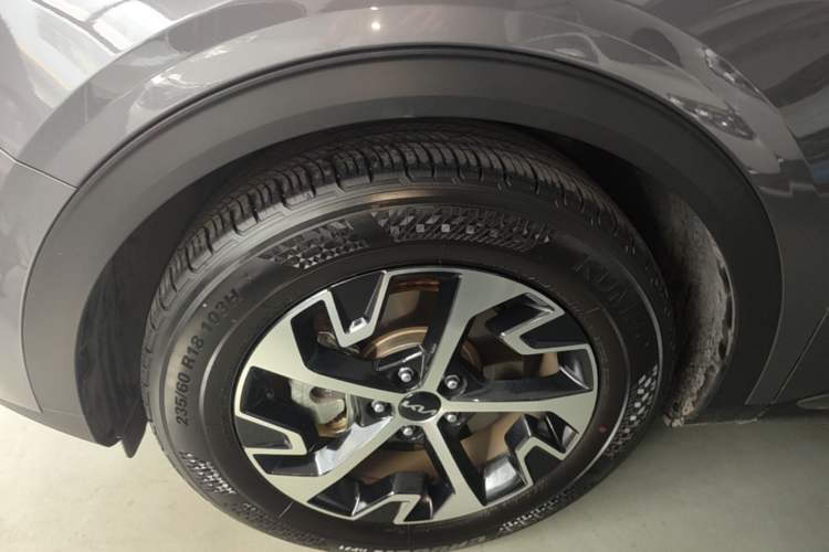 Used Kia Sportage (Chinese Domestic Model) 2023 2.0L HEV Two-Wheel Drive Prestige Edition Exterior 4