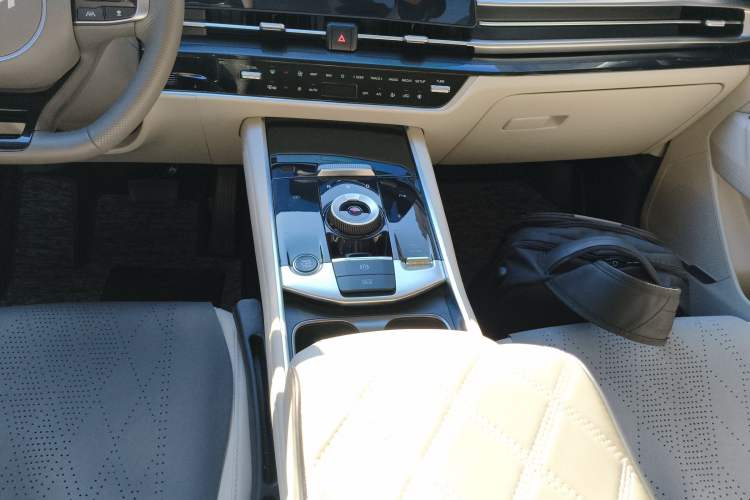 Used Kia Sportage (Chinese Domestic Model) 2023 1.5T Two-Wheel Drive Prestige Edition Gear Lever
