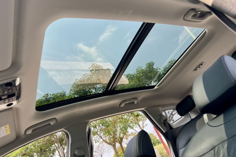 Used Kia Sportage (Chinese Domestic Model) 2023 2.0T Two-Wheel Drive Flagship Edition Headliner