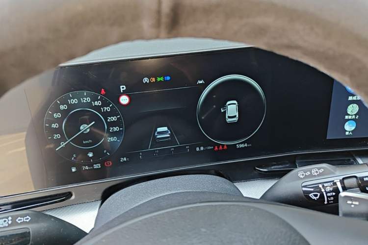Used Kia Sportage (Chinese Domestic Model) 2023 2.0T Two-Wheel-Drive Prestige Edition Instrument Cluster