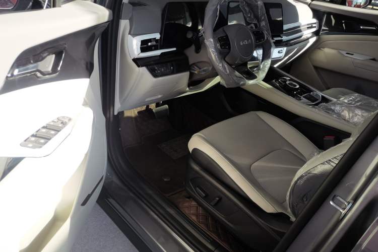 Used Kia Sportage (Chinese Domestic Model) 2023 1.5T Two-Wheel Drive Prestige Edition Interior 2