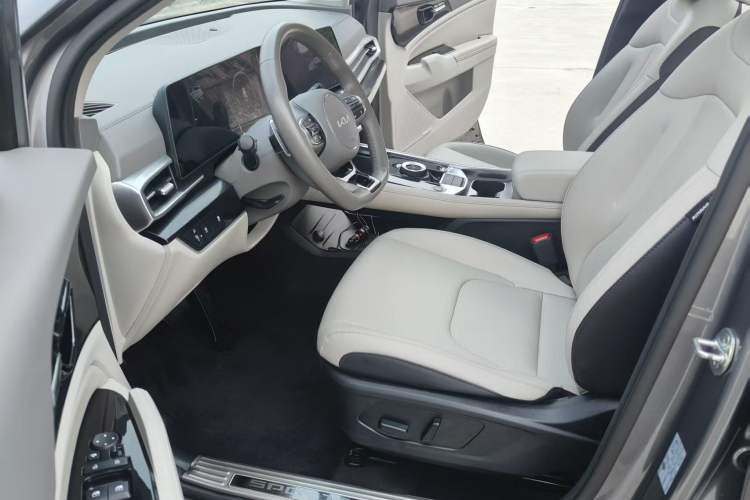 Used Kia Sportage (Chinese Domestic Model) 2023 1.5T Two-Wheel Drive Prestige Edition Interior 4