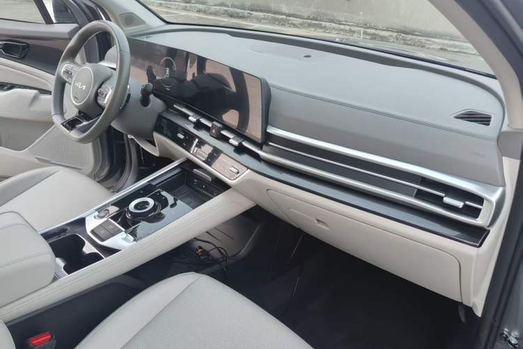 Used Kia Sportage (Chinese Domestic Model) 2023 1.5T Two-Wheel Drive Prestige Edition Interior 7