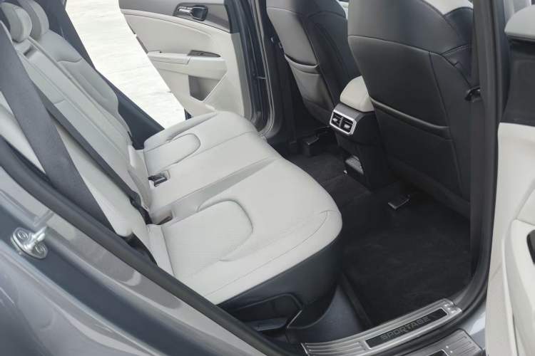 Used Kia Sportage (Chinese Domestic Model) 2023 1.5T Two-Wheel Drive Prestige Edition Interior 9