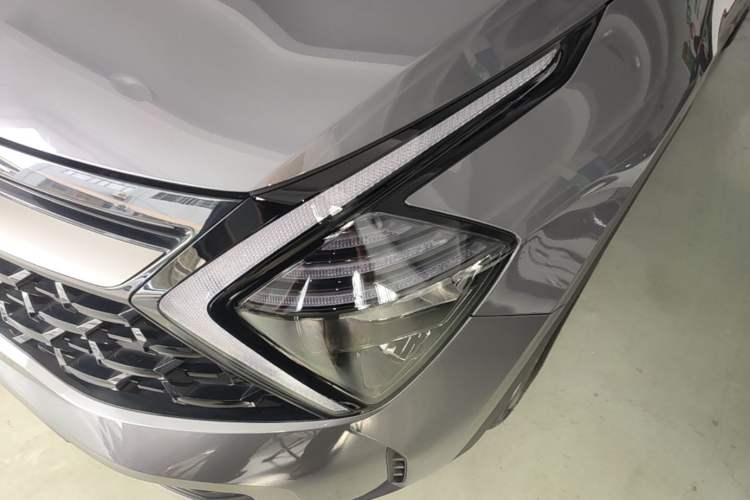 Used Kia Sportage (Chinese Domestic Model) 2023 2.0L HEV Two-Wheel Drive Prestige Edition Left Front Headlight