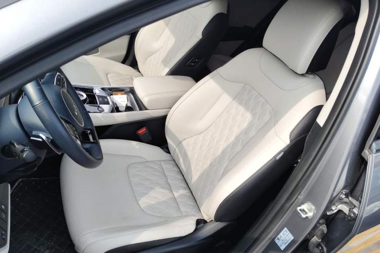 Used Kia Sportage (Chinese Domestic Model) 2023 2.0L HEV Two-Wheel Drive Flagship Edition Left Front Seat