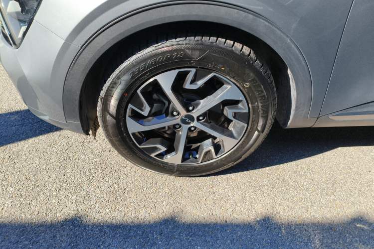 Used Kia Sportage (Chinese Domestic Model) 2023 1.5T Two-Wheel Drive Prestige Edition Left Front Wheel Hub