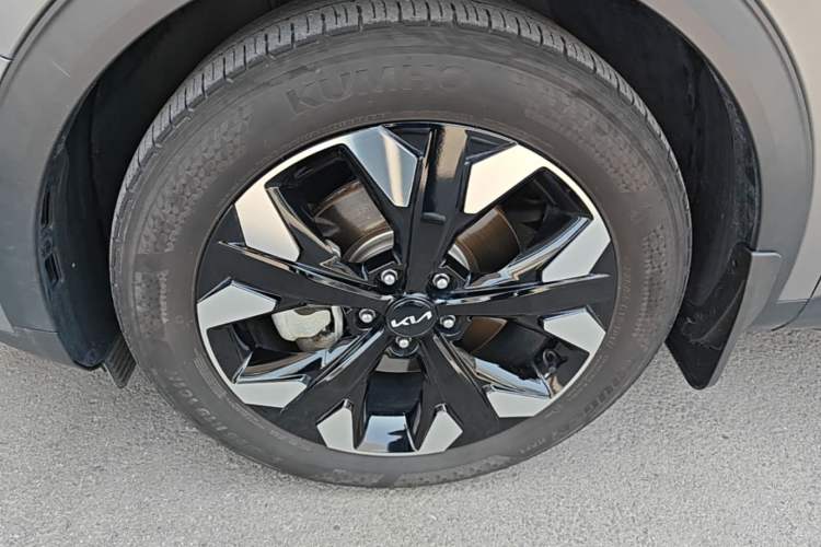 Used Kia Sportage (Chinese Domestic Model) 2023 2.0T Two-Wheel-Drive Prestige Edition Left Front Wheel Hub