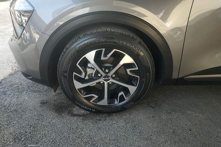 Used Kia Sportage (Chinese Domestic Model) 2023 1.5T Two-Wheel Drive Prestige Edition Left Front Wheel Hub