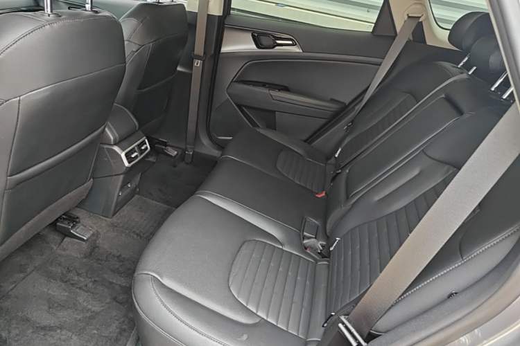 Used Kia Sportage (Chinese Domestic Model) 2023 2.0T Two-Wheel-Drive Prestige Edition Left Rear Seat