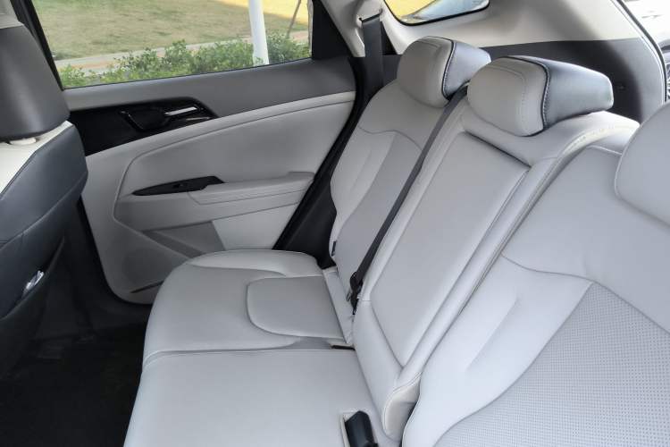 Used Kia Sportage (Chinese Domestic Model) 2023 1.5T Two-Wheel Drive Prestige Edition Left Rear Seat