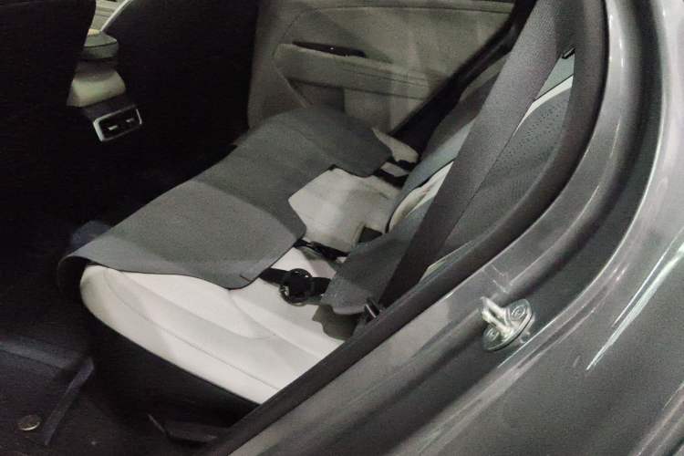Used Kia Sportage (Chinese Domestic Model) 2023 1.5T Two-Wheel Drive Prestige Edition Left Rear Seat