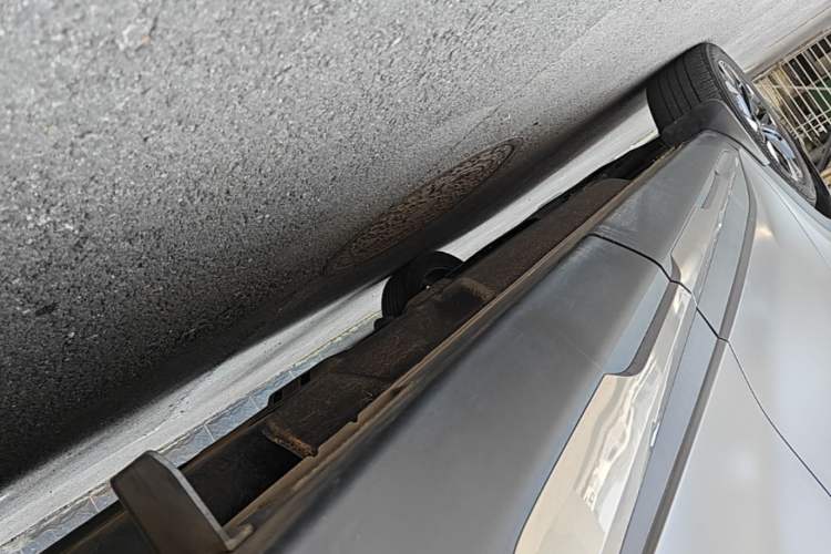 Used Kia Sportage (Chinese Domestic Model) 2023 2.0T Two-Wheel-Drive Prestige Edition Left Side Sill