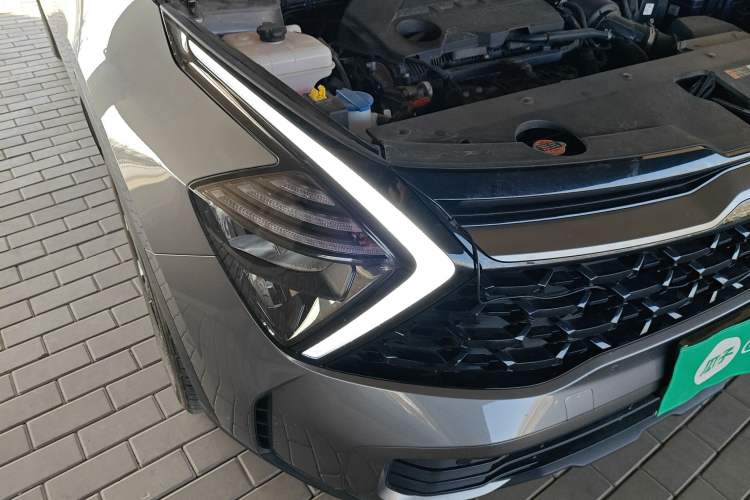 Used Kia Sportage (Chinese Domestic Model) 2023 2.0T Two-Wheel-Drive Prestige Edition Right Front Headlight