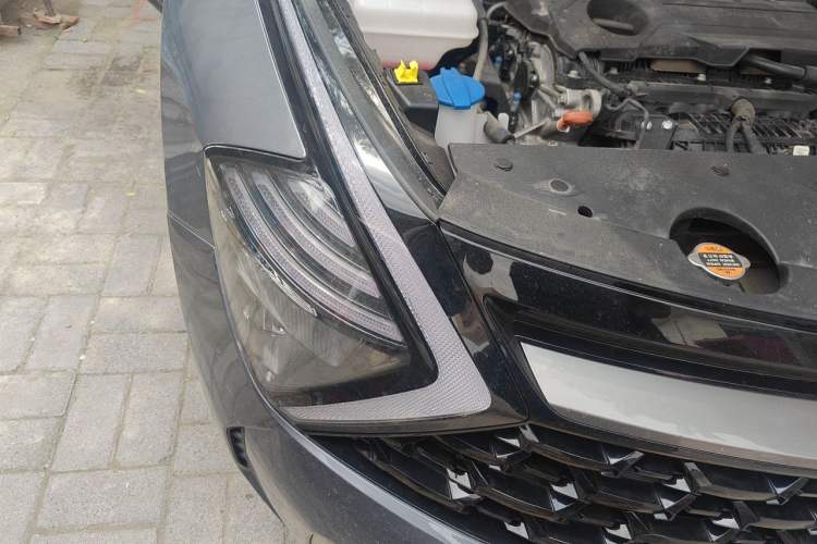 Used Kia Sportage (Chinese Domestic Model) 2023 2.0T Two-Wheel-Drive Prestige Edition Right Front Headlight