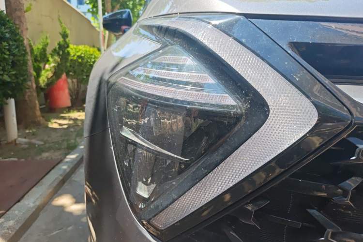 Used Kia Sportage (Chinese Domestic Model) 2023 2.0T Two-Wheel-Drive Prestige Edition Right Front Headlight
