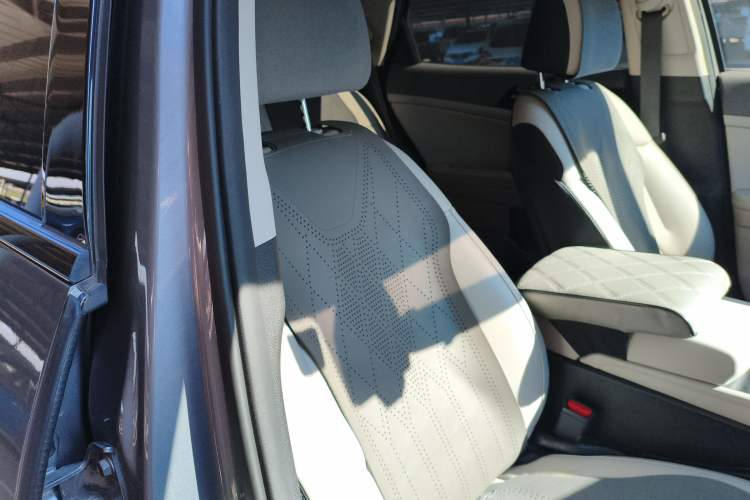 Used Kia Sportage (Chinese Domestic Model) 2023 1.5T Two-Wheel Drive Prestige Edition Right Front Seat