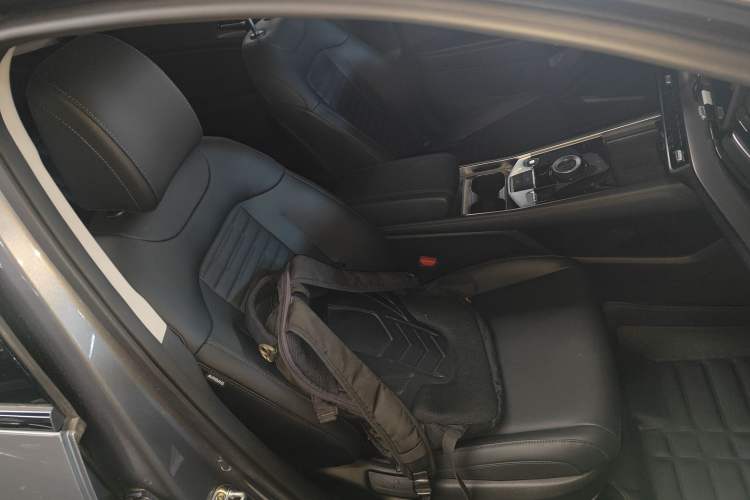 Used Kia Sportage (Chinese Domestic Model) 2023 2.0T Two-Wheel-Drive Prestige Edition Right Front Seat
