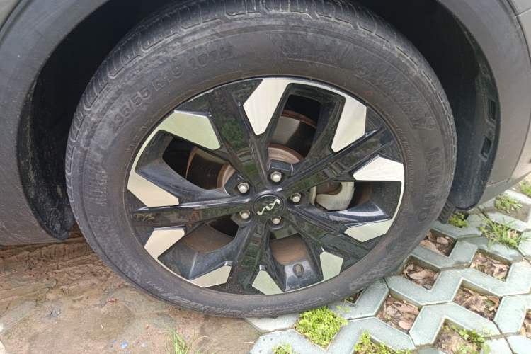 Used Kia Sportage (Chinese Domestic Model) 2023 2.0T Two-Wheel-Drive Prestige Edition Right Front Wheel Hub