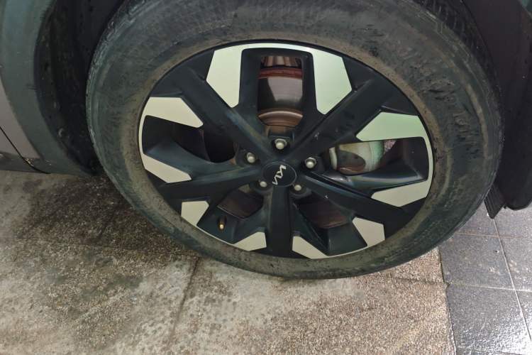 Used Kia Sportage (Chinese Domestic Model) 2023 2.0T Two-Wheel Drive Flagship Edition Right Front Wheel Hub
