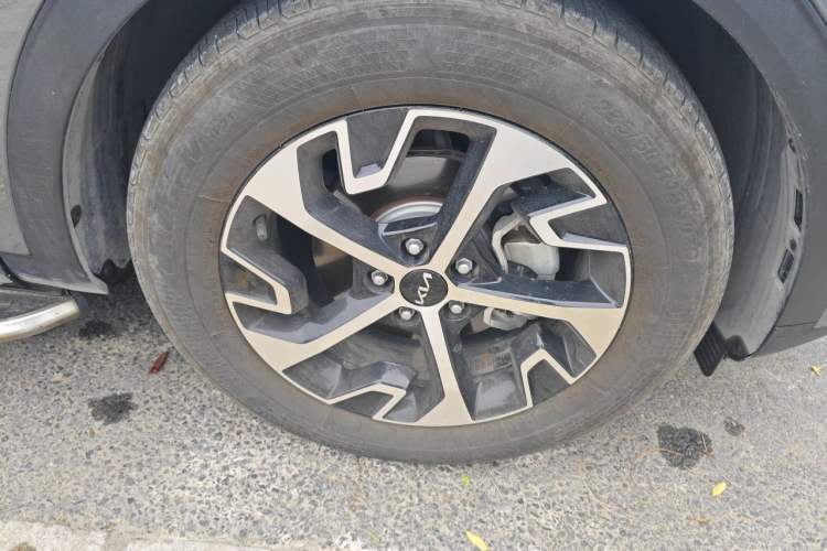 Used Kia Sportage (Chinese Domestic Model) 2023 1.5T Two-Wheel Drive Prestige Edition Right Front Wheel Hub