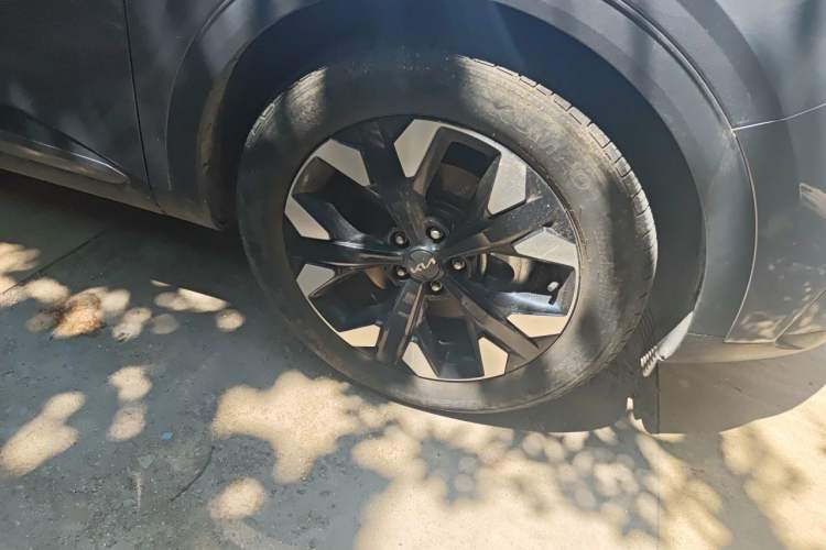 Used Kia Sportage (Chinese Domestic Model) 2023 2.0T Two-Wheel-Drive Prestige Edition Right Front Wheel Hub