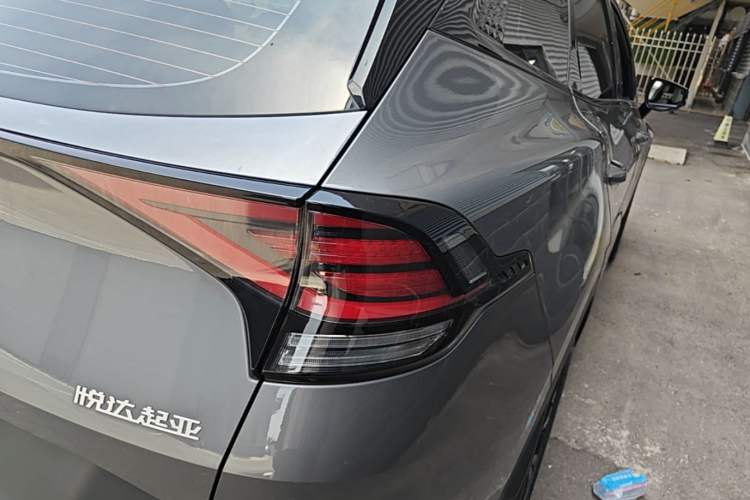 Used Kia Sportage (Chinese Domestic Model) 2023 2.0T Two-Wheel-Drive Prestige Edition Right Rear Taillight