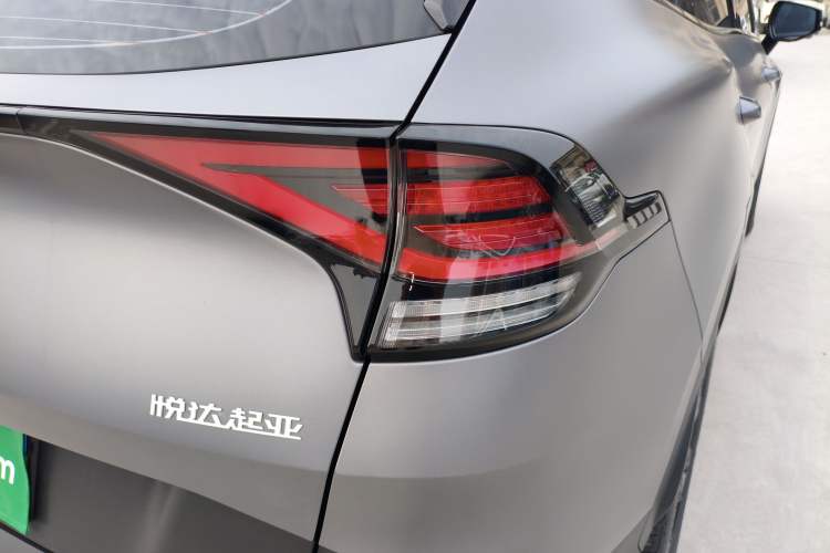 Used Kia Sportage (Chinese Domestic Model) 2023 2.0T Two-Wheel Drive Flagship Edition Right Rear Taillight